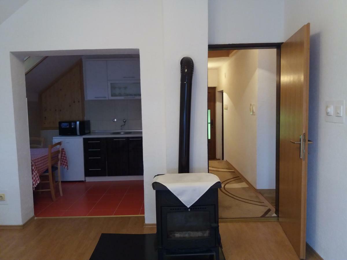 Blue Moon Appartement Licko Petrovo Selo Buitenkant foto
