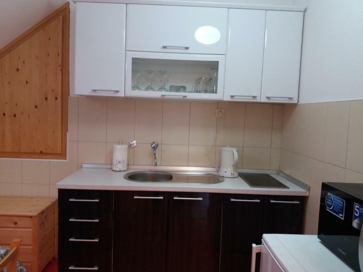 Blue Moon Appartement Licko Petrovo Selo Buitenkant foto